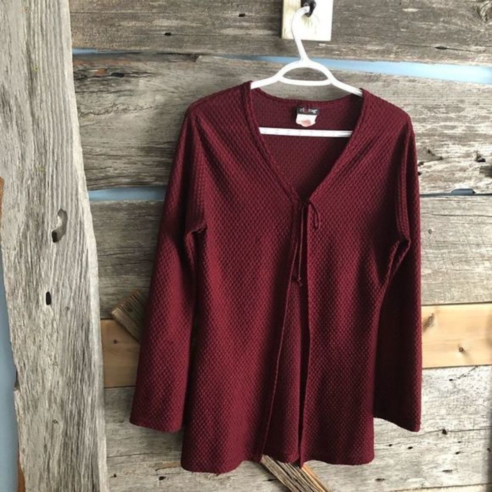 ZIG Zag size Med Burgundy textured cardigan